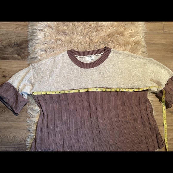 Umgee 2-Tone Short Sleeve Popcorn Ribbed Cable Scoop Neck Sweater - Picture 6 of 8